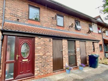 2 bedroom flat for sale