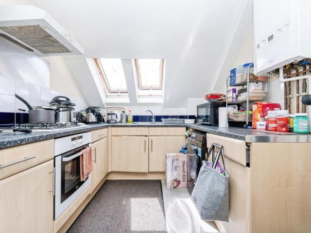 2 bedroom flat for sale