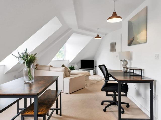 2 bedroom flat for sale