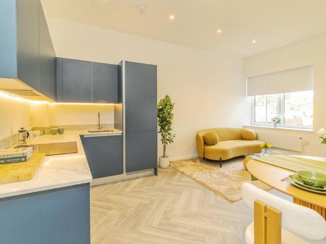 2 bedroom flat for sale