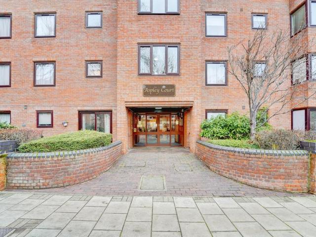 2 bedroom flat for sale