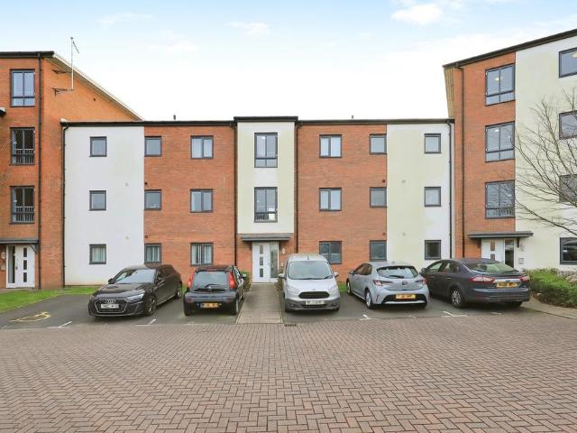 2 bedroom flat for sale
