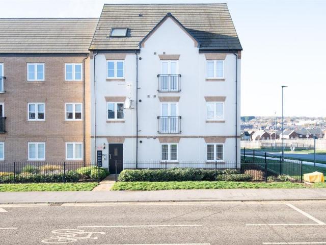 2 bedroom flat for sale