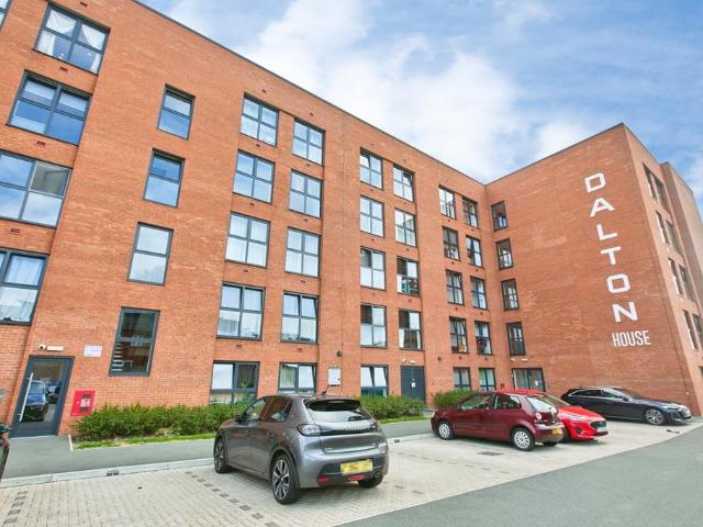 2 bedroom flat for sale