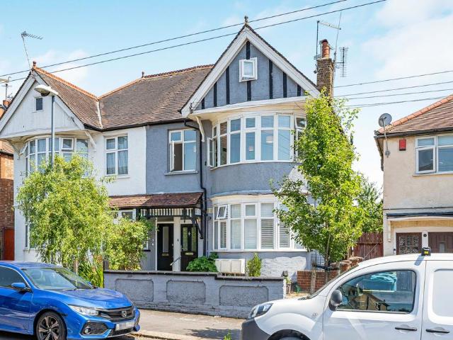 2 bedroom flat for sale