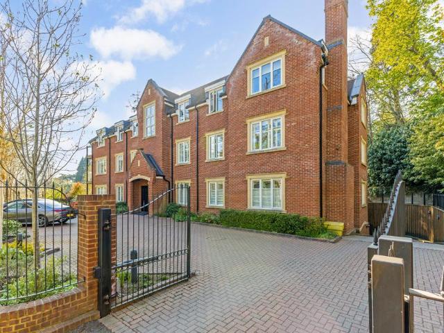 2 bedroom flat for sale