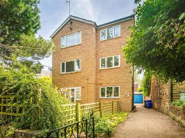 2 bedroom flat for sale