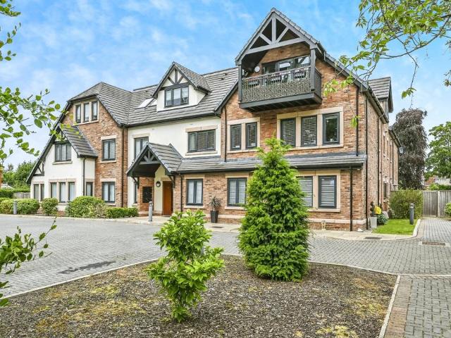 2 bedroom flat for sale