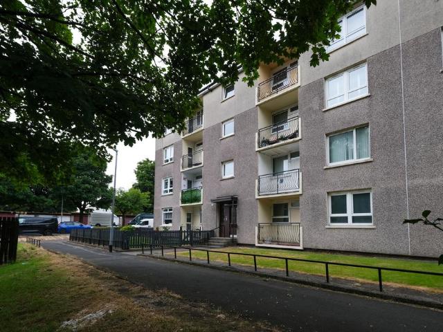 2 bedroom flat for sale