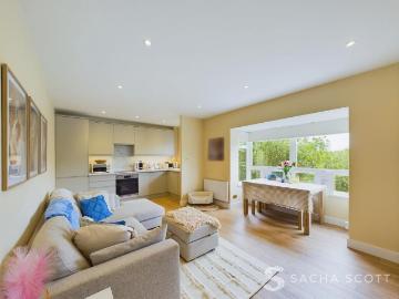 2 bedroom flat for sale