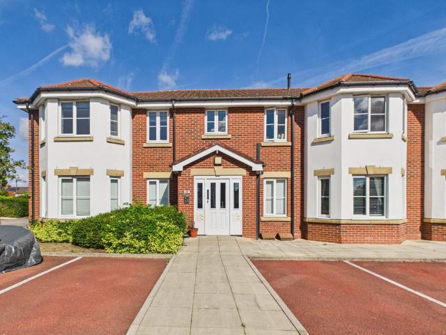 2 bedroom flat for sale