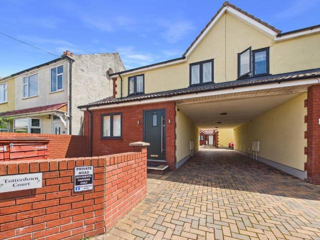 2 bedroom flat for sale