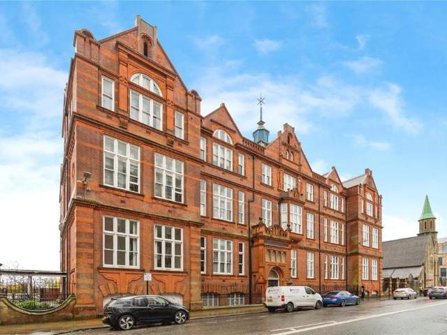 2 bedroom flat for sale