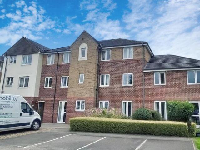 2 bedroom flat for sale