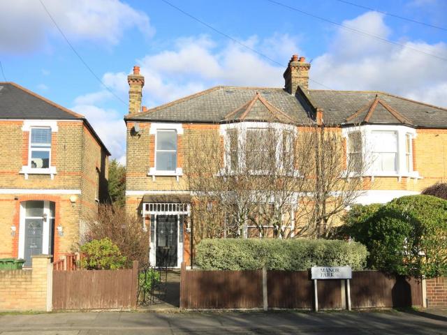 2 bedroom flat for sale