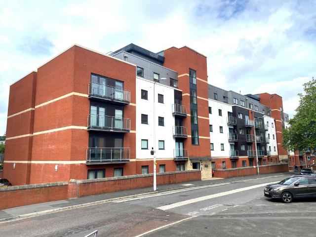 2 bedroom flat for sale