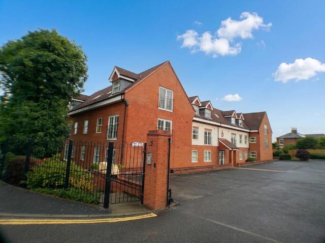 2 bedroom flat for sale