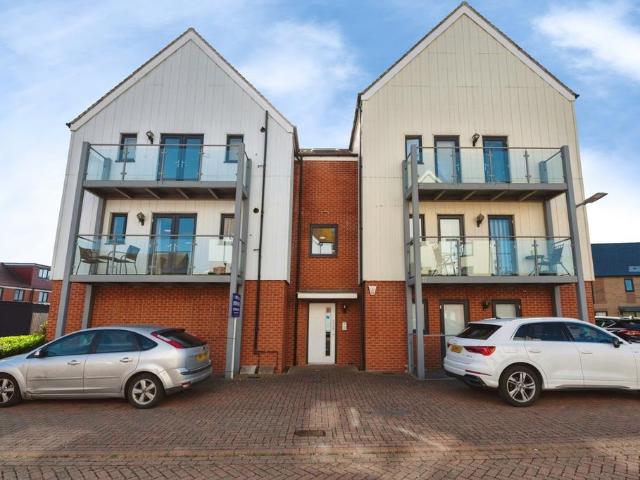2 bedroom flat for sale