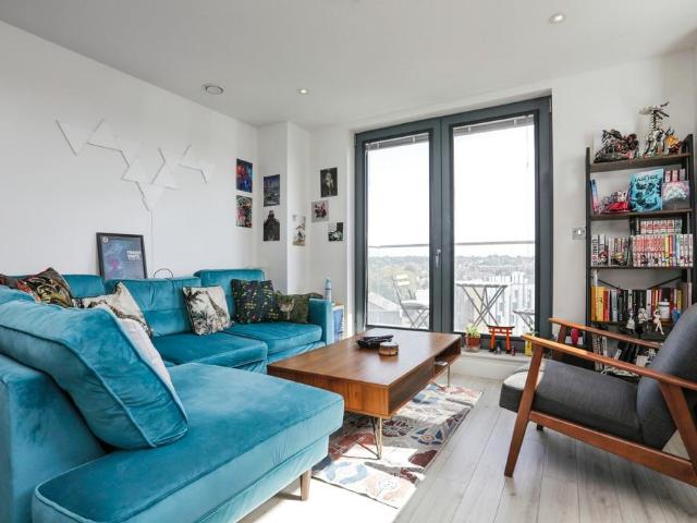 2 bedroom flat for sale