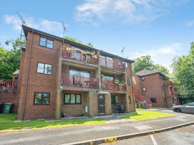 2 bedroom flat for sale