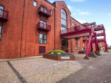 2 bedroom flat for sale