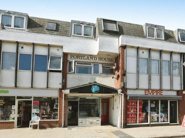 2 bedroom flat for sale