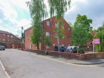 2 bedroom flat for sale