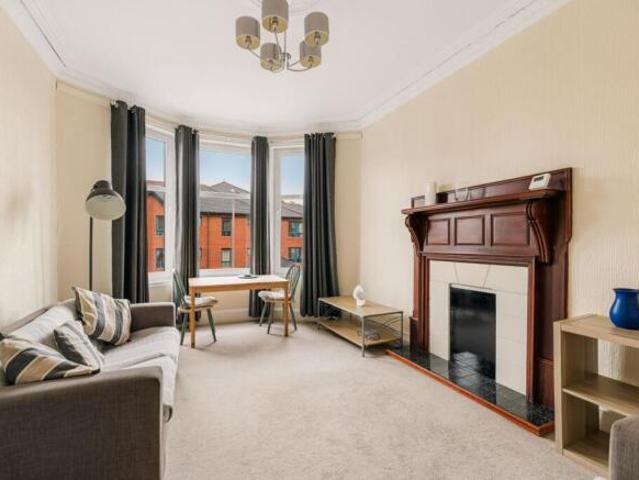2 bedroom flat for sale in 213 Crow Road, Broomhill, G11