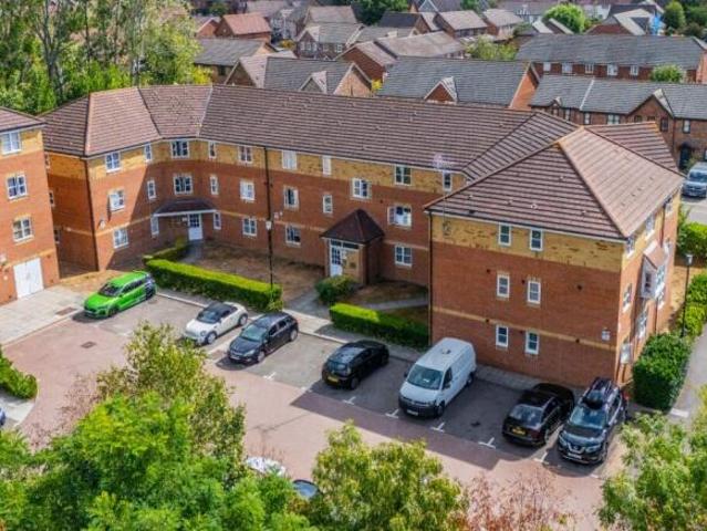 2 bedroom flat for sale in Thyme Close, London, Greater London, SE3