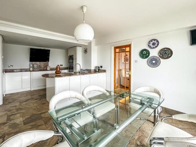 2 bedroom flat for sale in Tower Court, Westcliff Parade, Westcliff on Sea, SS0