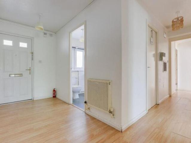 2 bedroom flat for sale in Tulip Avenue, Nottingham, NG3