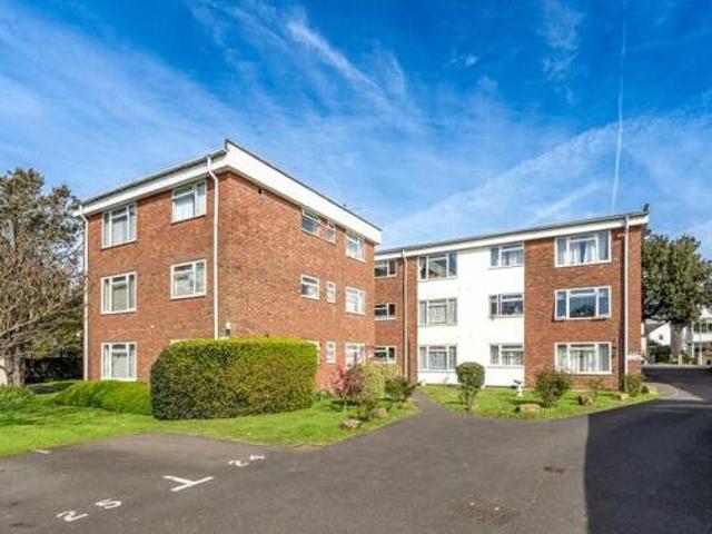 2 Bedroom Flat For Sale In Worthing, West Sussex