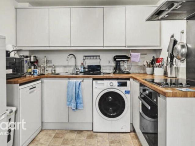 2 bedroom flat for sale in Yeoman Close, Ipswich, IP1