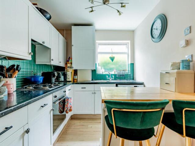 2 bedroom flat for sale in Axbridge Road, Knowle, Bristol, BS4