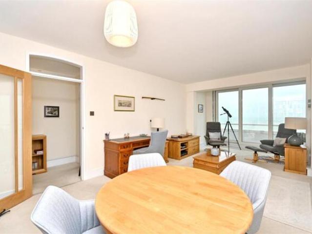 2 bedroom flat for sale in Bolsover Road, Eastbourne, BN20