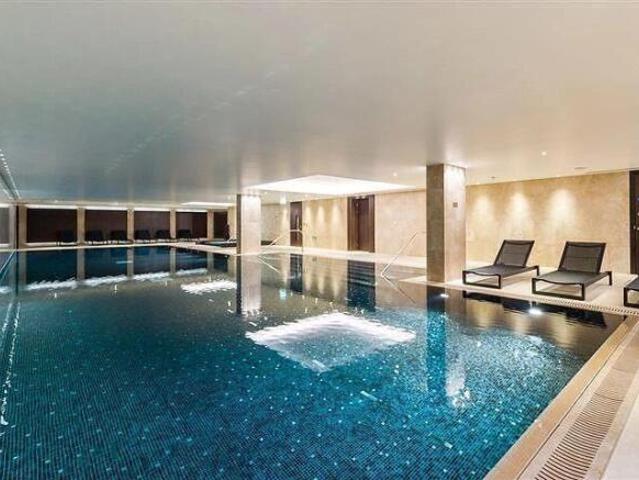 2 bedroom flat for sale in Blenheim House, Crown Square, London SE1