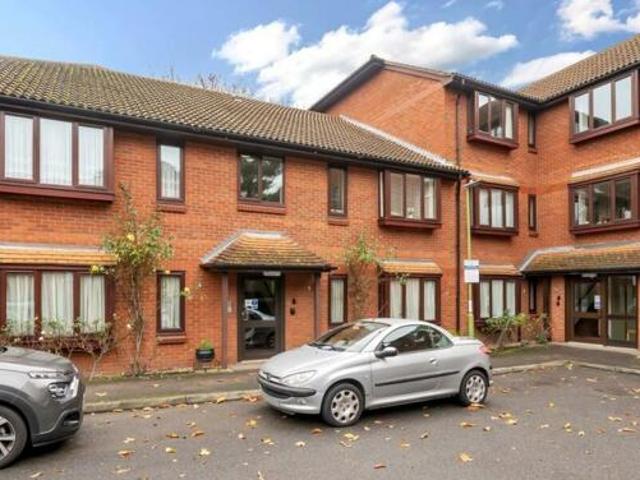 2 Bedroom Flat For Sale In Bushey