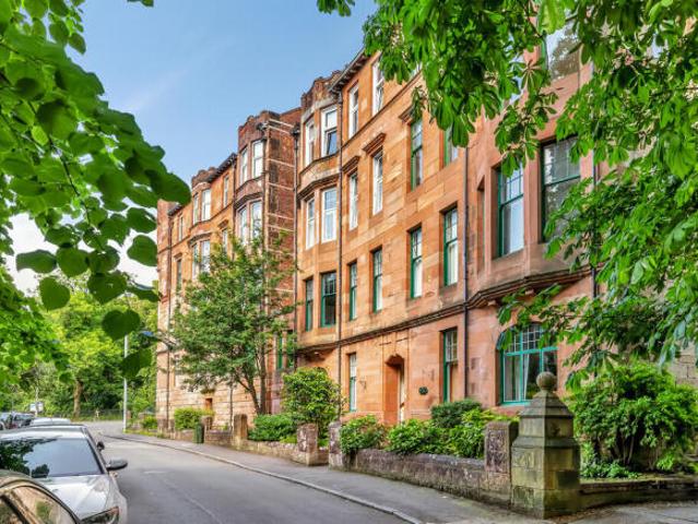 2 bedroom flat for sale in Camphill Avenue, Shawlands, G41