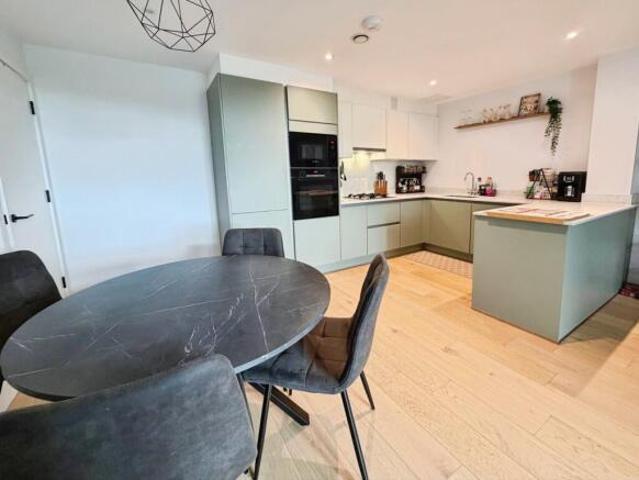2 bedroom flat for sale in Flat 5, Cassio Road, Watford, Hertfordshire, WD18