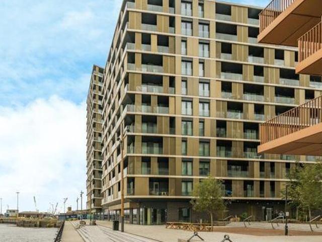 2 Bedroom Flat For Sale In Chatham, Kent