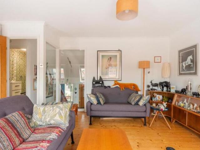 2 bedroom flat for sale in Challenor Court, Harbourside, BS1