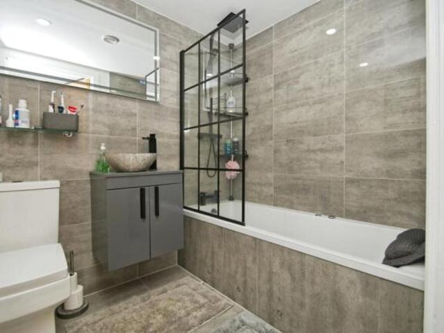 2 bedroom flat for sale in City Wharf Apartments, Schooner Way, Cardiff Bay, Cardiff, CF10