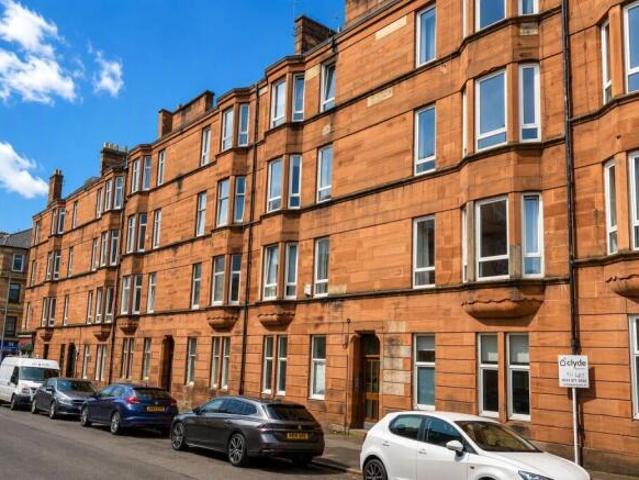 2 bedroom flat for sale in Daisy Street, Govanhill, Glasgow, G42