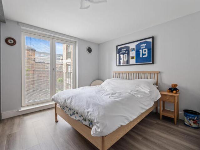 2 bedroom flat for sale in Eastwoodhill Grove, Giffnock, G46