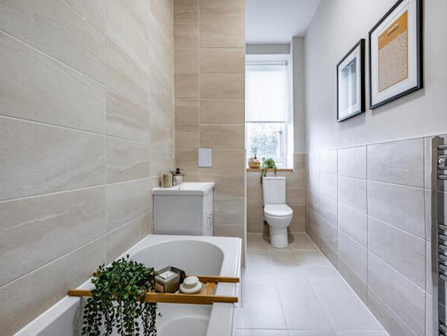 2 bedroom flat for sale in Flat 3/2, 62 Garthland Drive, Dennistoun, Glasgow, G31