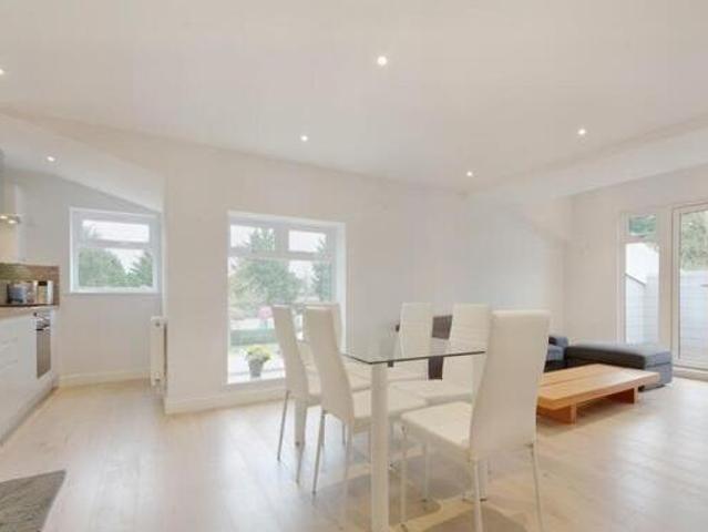 2 Bedroom Flat For Sale In Garsington, Oxford