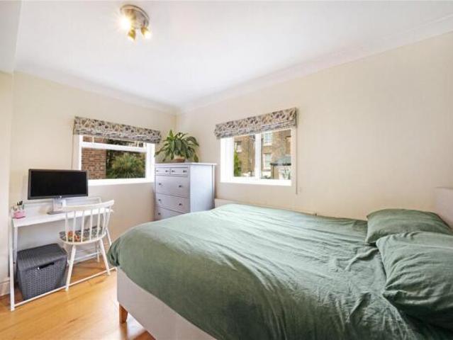 2 bedroom flat for sale in Gascony Avenue, West Hampstead, NW6