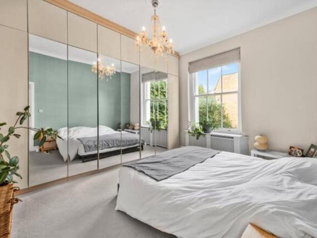2 bedroom flat for sale in Goldhurst Terrace, South Hampstead, NW6