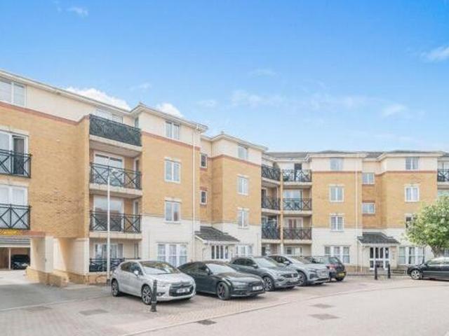 2 Bedroom Flat For Sale In Grays, Essex