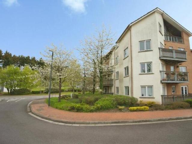 2 bedroom flat for sale in Grangemoor Court, Cardiff, CF11